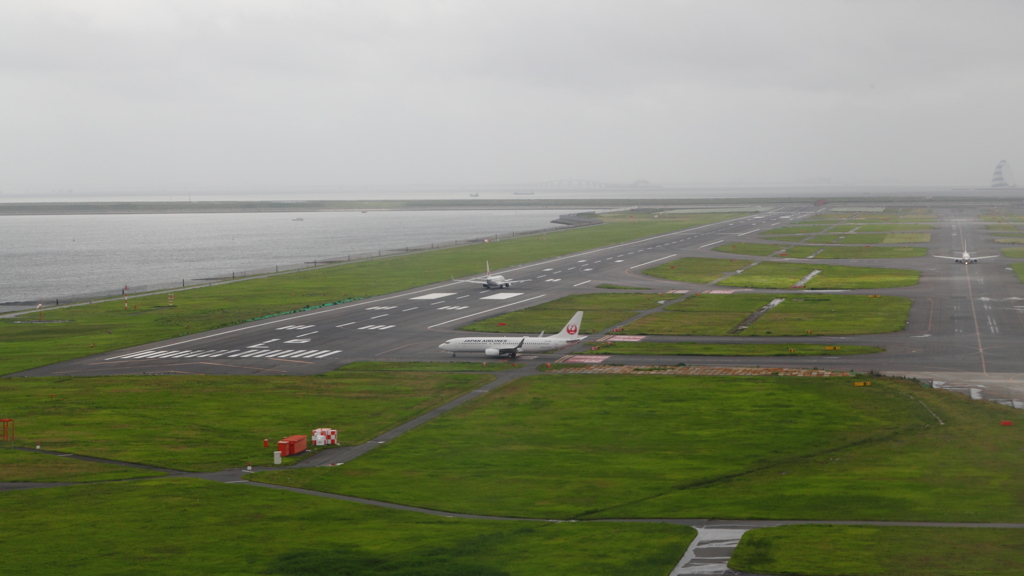 B滑走路上空からC滑走路を見ました