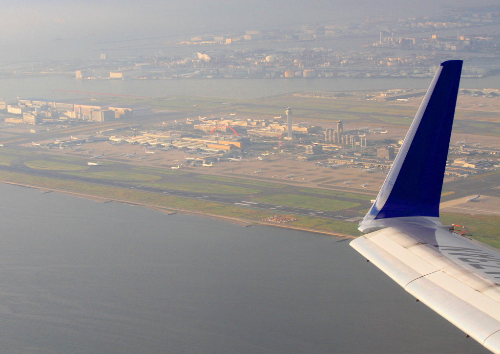 羽田空港のもやを（少し）とりました。