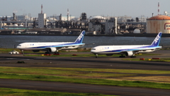 2機の777でよーいどん