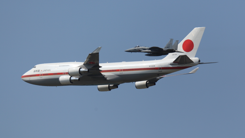 豪華な編隊飛行3