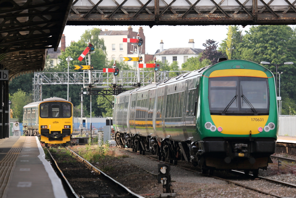 GWR:ウースター・シュラブ　ヒル駅