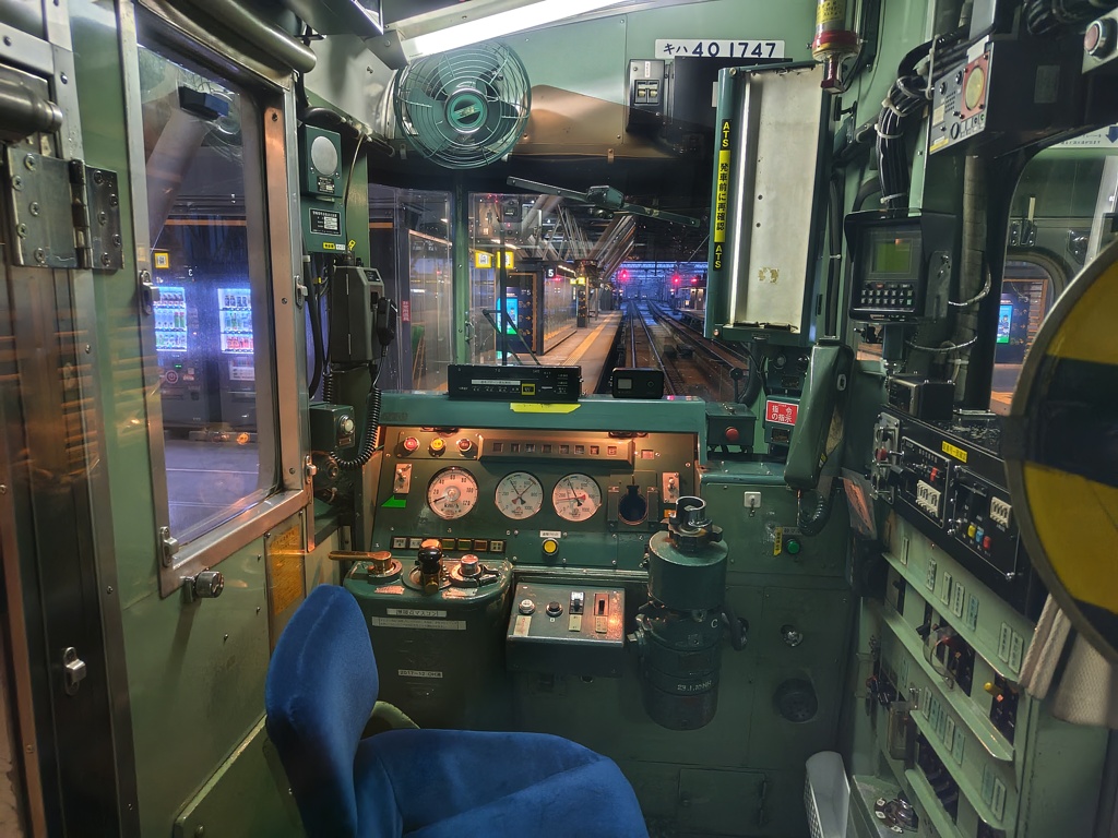 キハ40　運転席