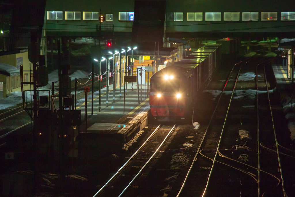 室蘭本線の主役？赤熊 貨物列車
