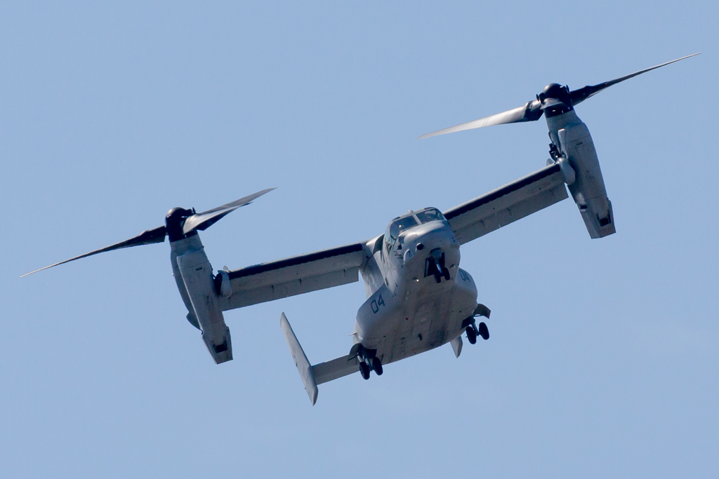 厚木のプロペラ機１