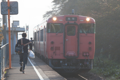 やばい、汽車が出る！