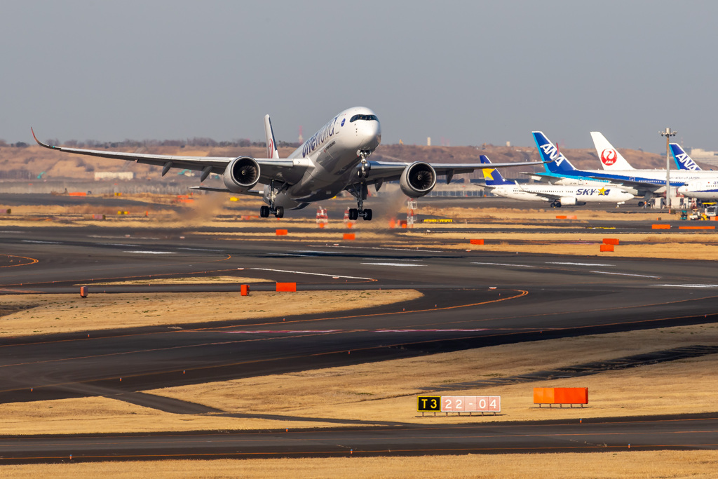 Haneda take off