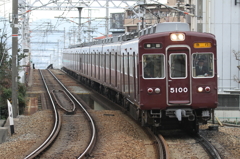 阪急の石橋駅へ入線