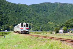 若桜谷を走る若鉄