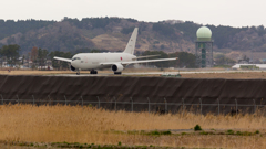 松島でKC-767が坂を下り