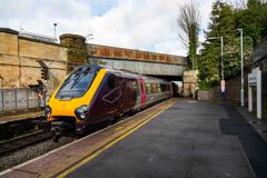 chetenham spa 　Cross Country train X