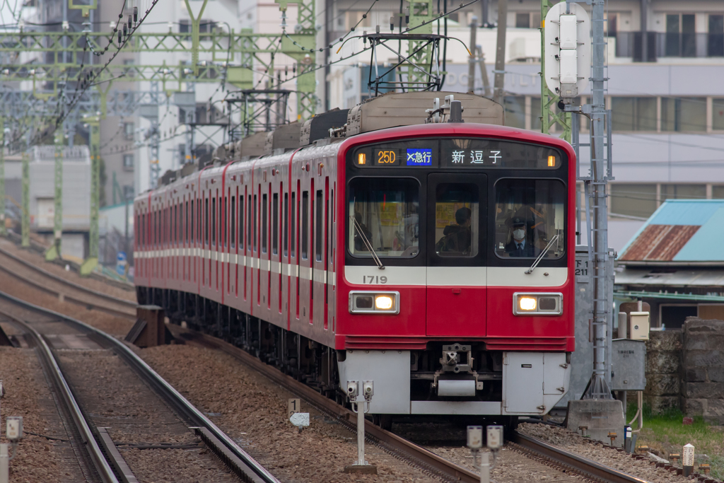 横浜　京急　新逗子行き