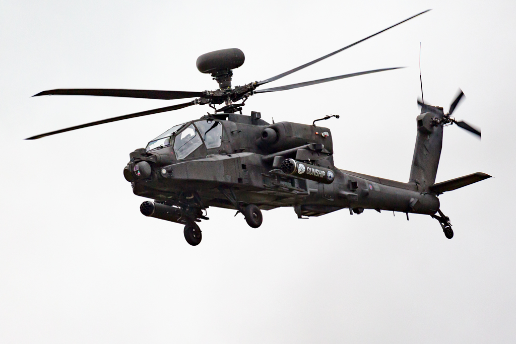 RIAT2017:アパッチが攻撃中