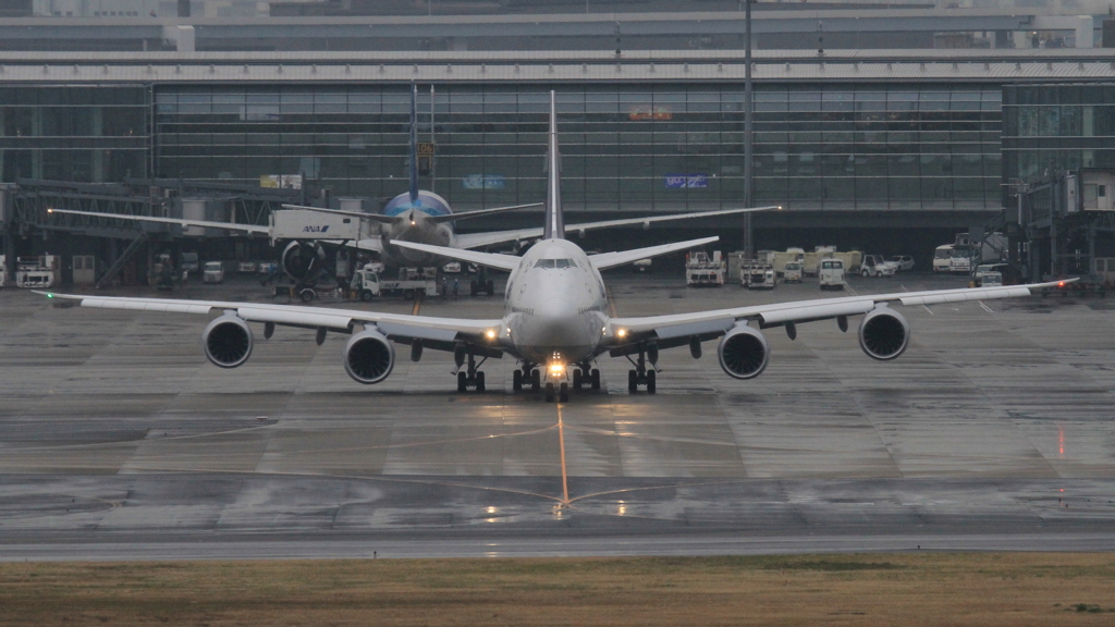 小雨模様の羽田１