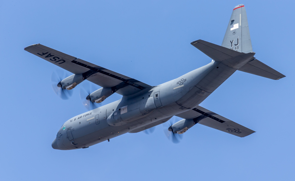 C130 プロペラ　後ろ