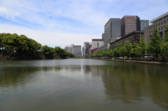 お堀です