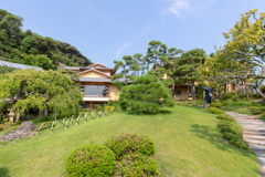 大磯旧吉田茂邸　眺めの良い斜面