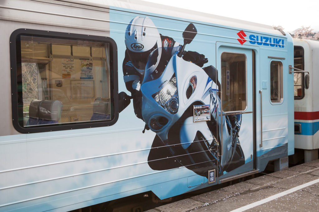 SUZUKIが鉄道車輛始めた？