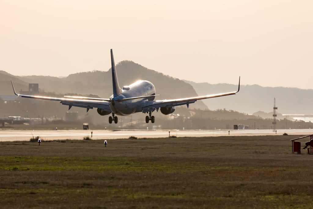 西日がまぶしい空港です