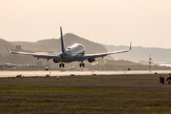 西日がまぶしい空港です