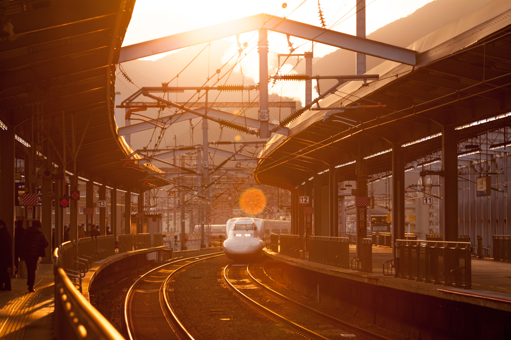 小倉駅の朝日