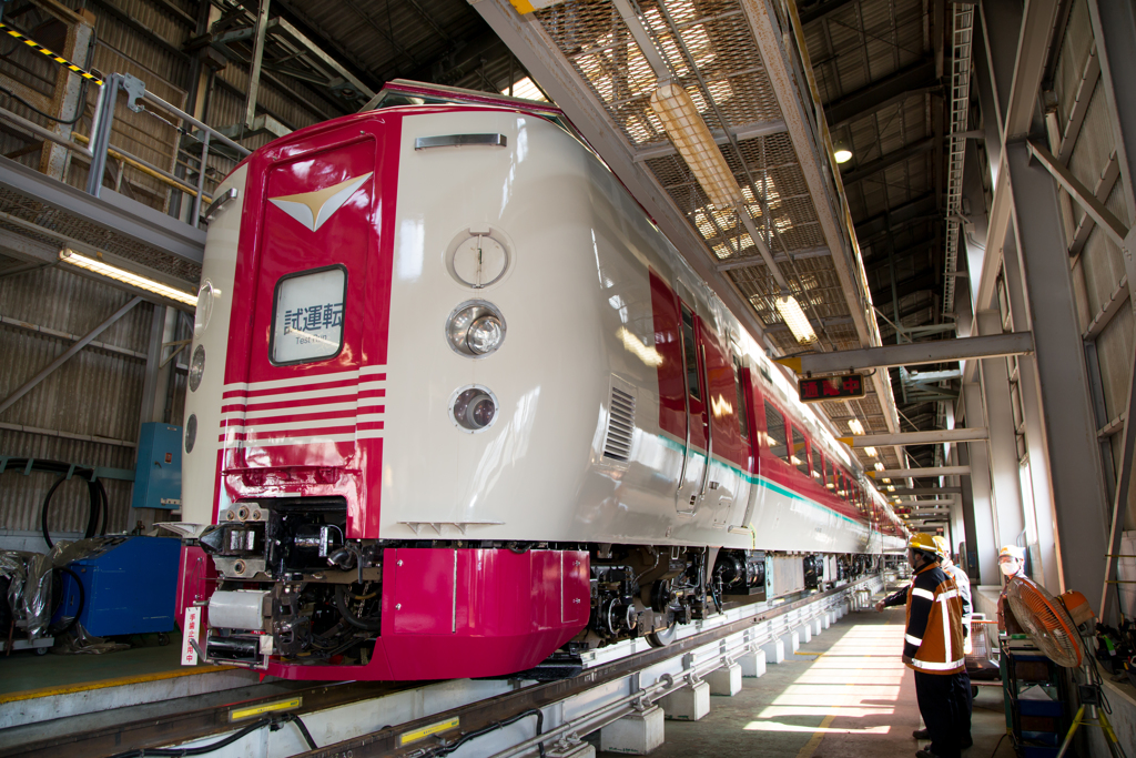381系やくも顔