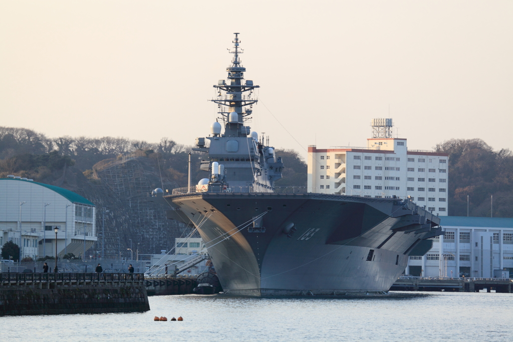 ヘリコプター搭載護衛艦（DDH）出雲