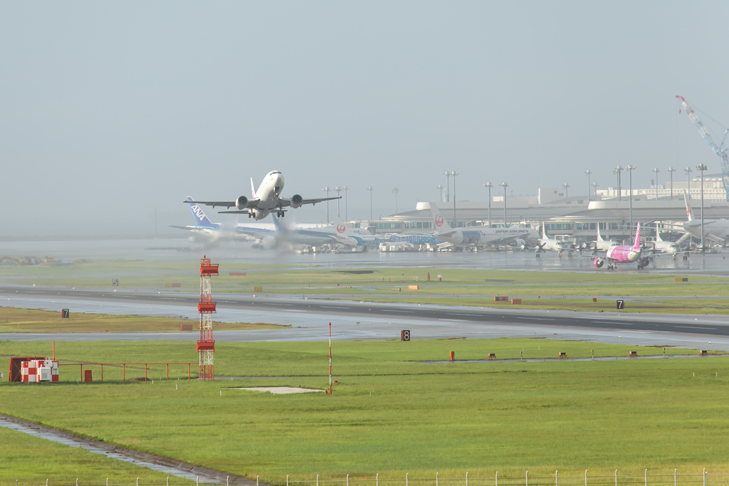 お天気雨　離陸