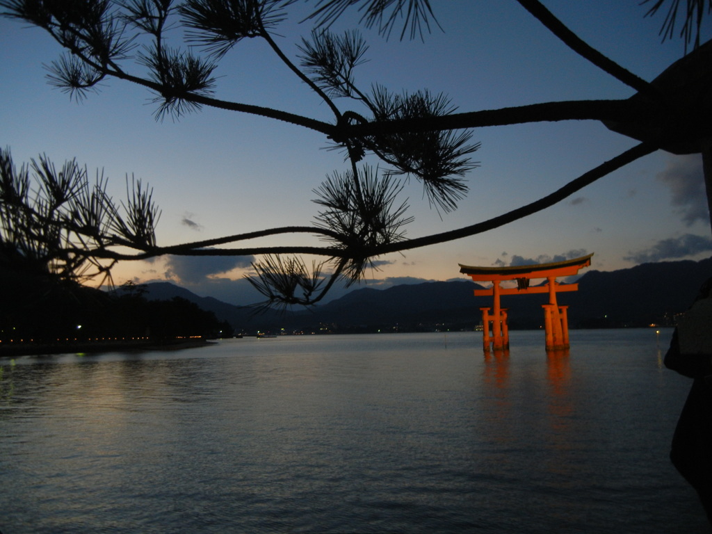 厳島神社