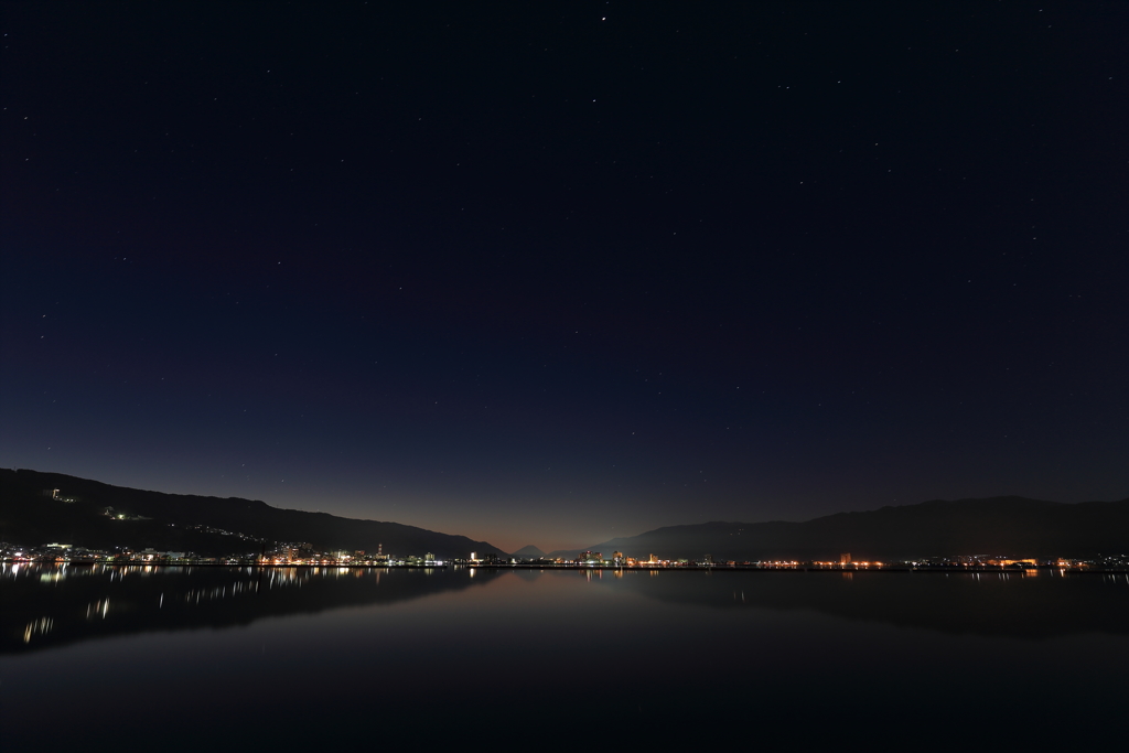 諏訪湖の夜景