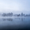 霧の蓼科湖