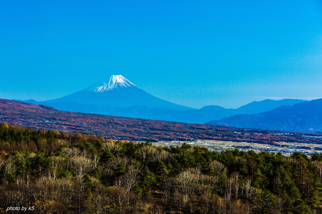 晩秋の霧ケ峰からの富士