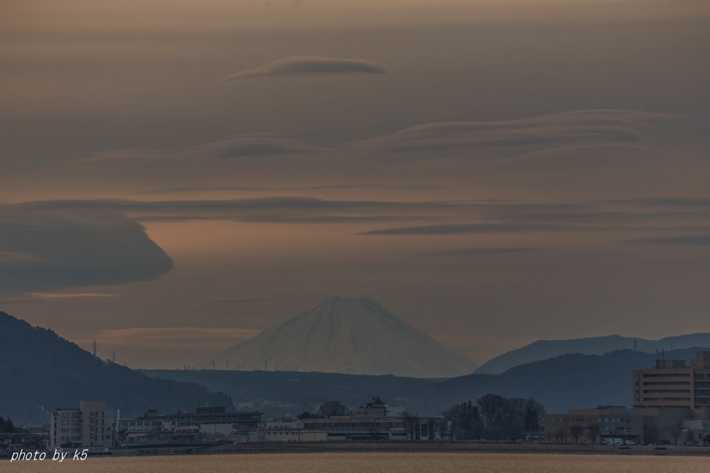 諏訪湖の夜明け2