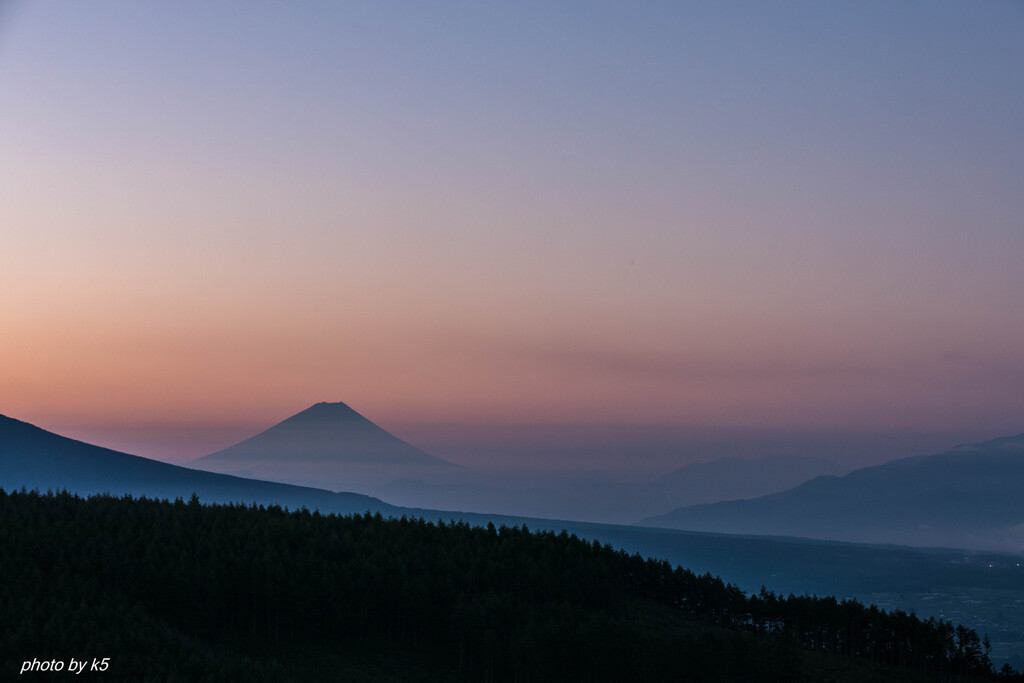 朝焼けの富士山