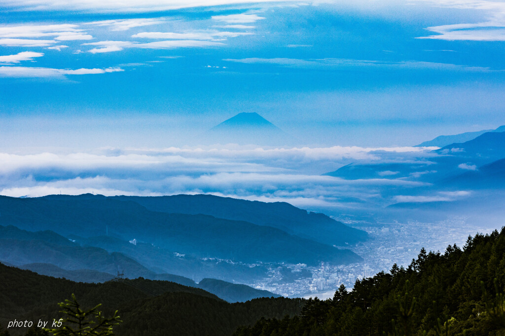 霞の中で