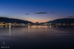 諏訪湖の夜明け