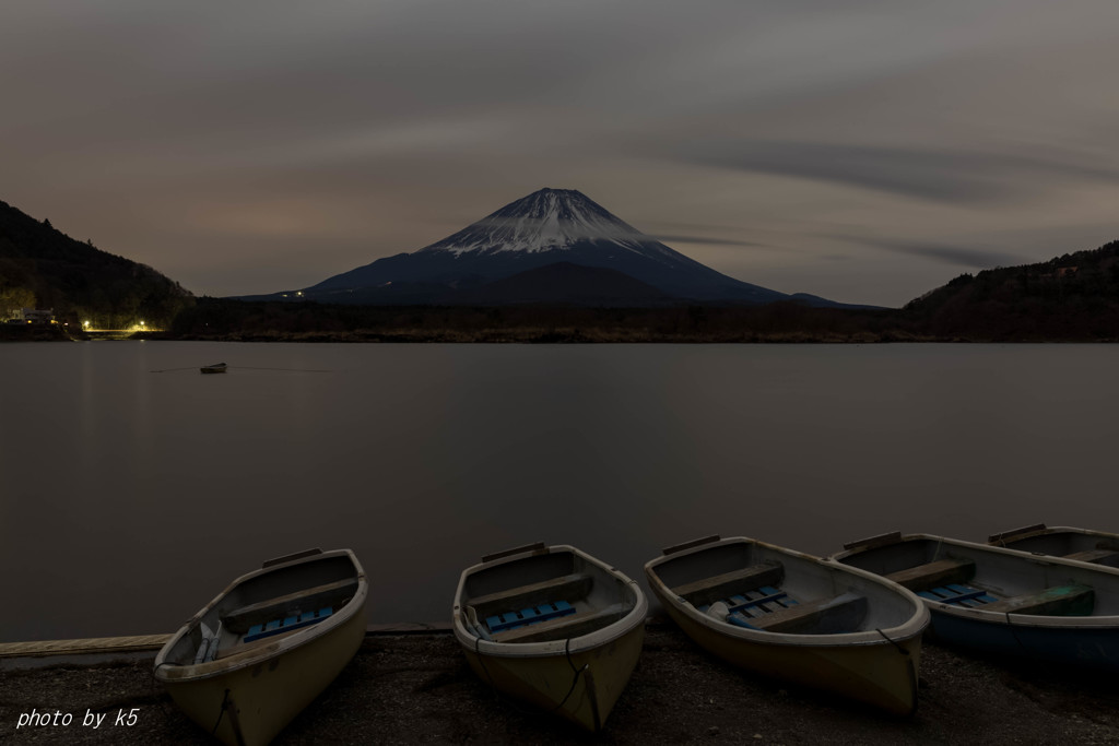 夜の精進湖