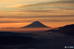 朝日に照らされて