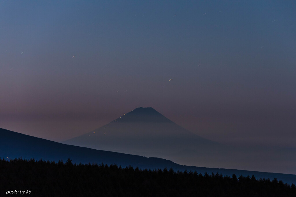 未明の富士山