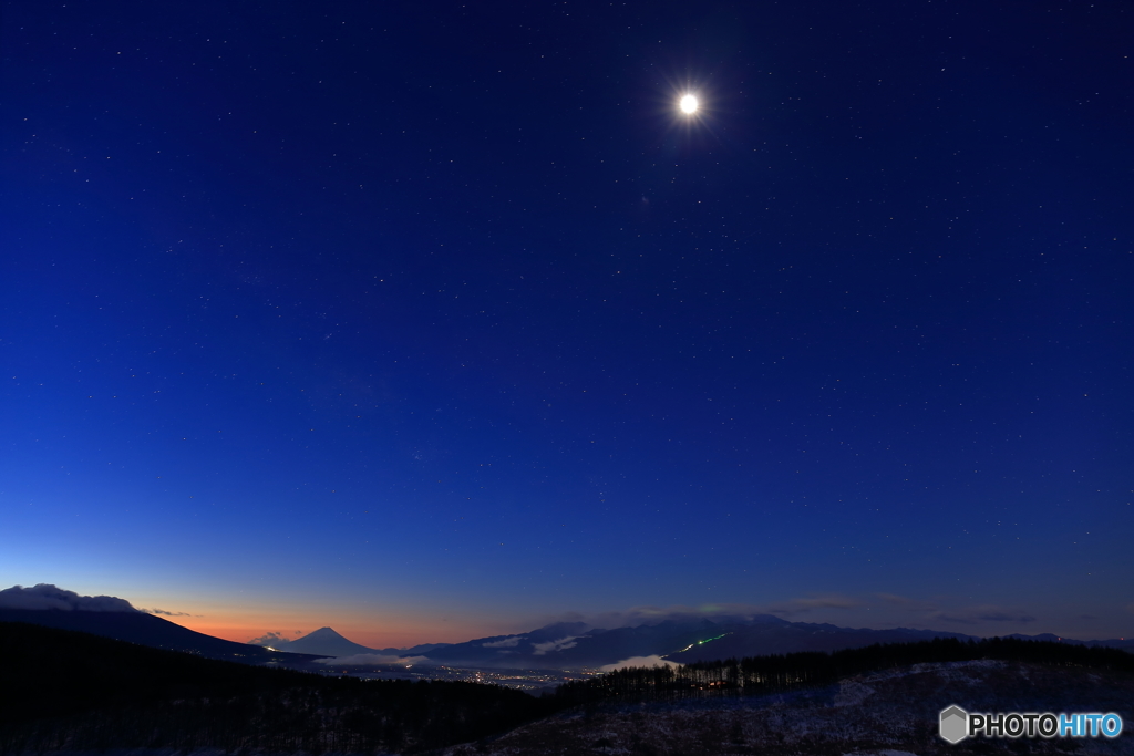 霧ヶ峰の夜明け前