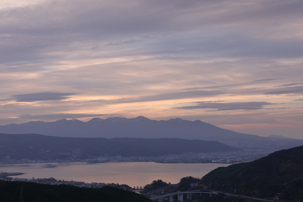 諏訪湖の朝