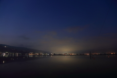 諏訪湖の夜明け前
