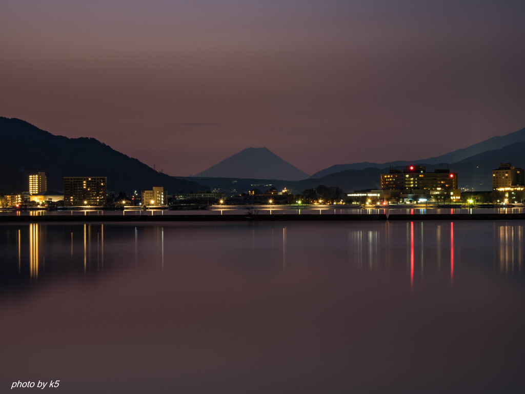 諏訪湖朝景