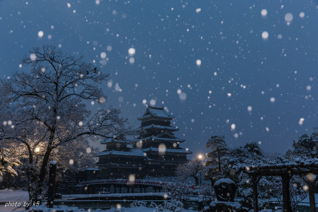 雪と松本城