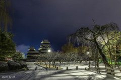 雪の朝の松本城1