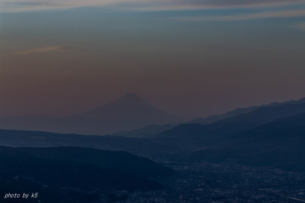 夜明けの霞富士