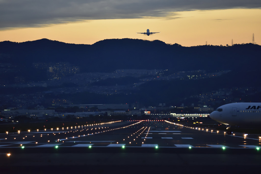 夕暮れの大空へ