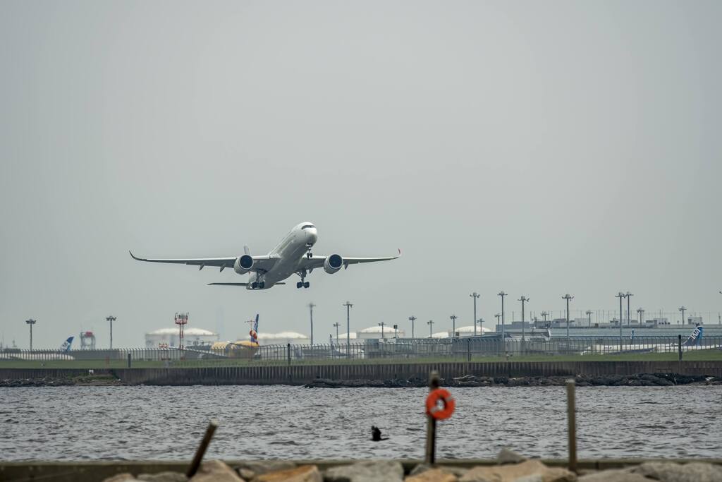 A350
