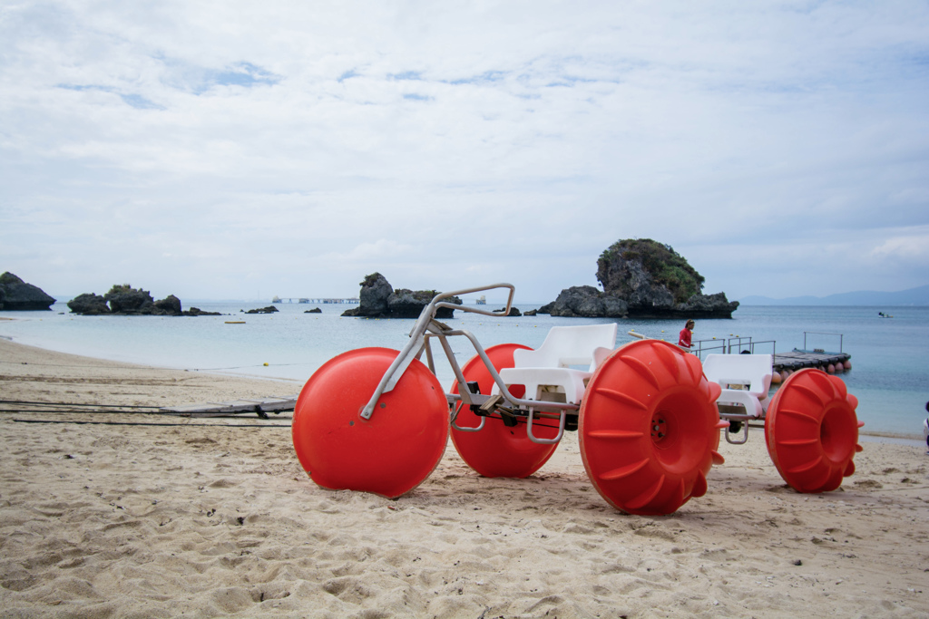 砂浜の三輪車