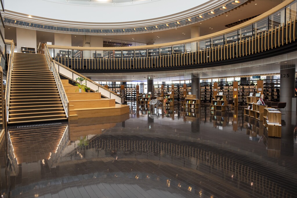 市立図書館