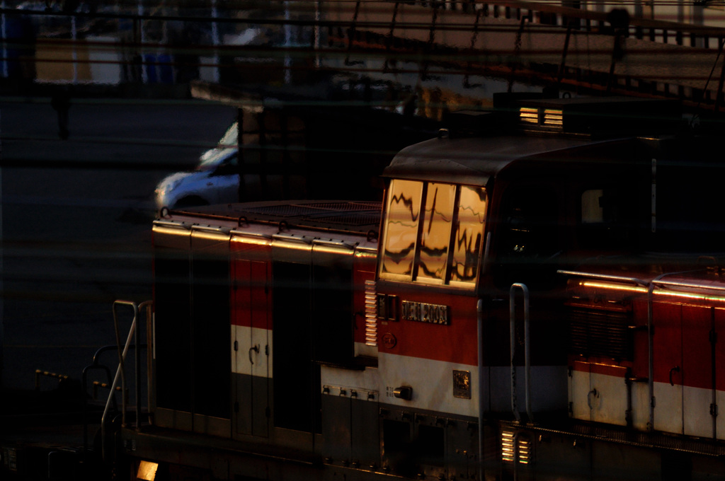 夕暮れの貨物駅